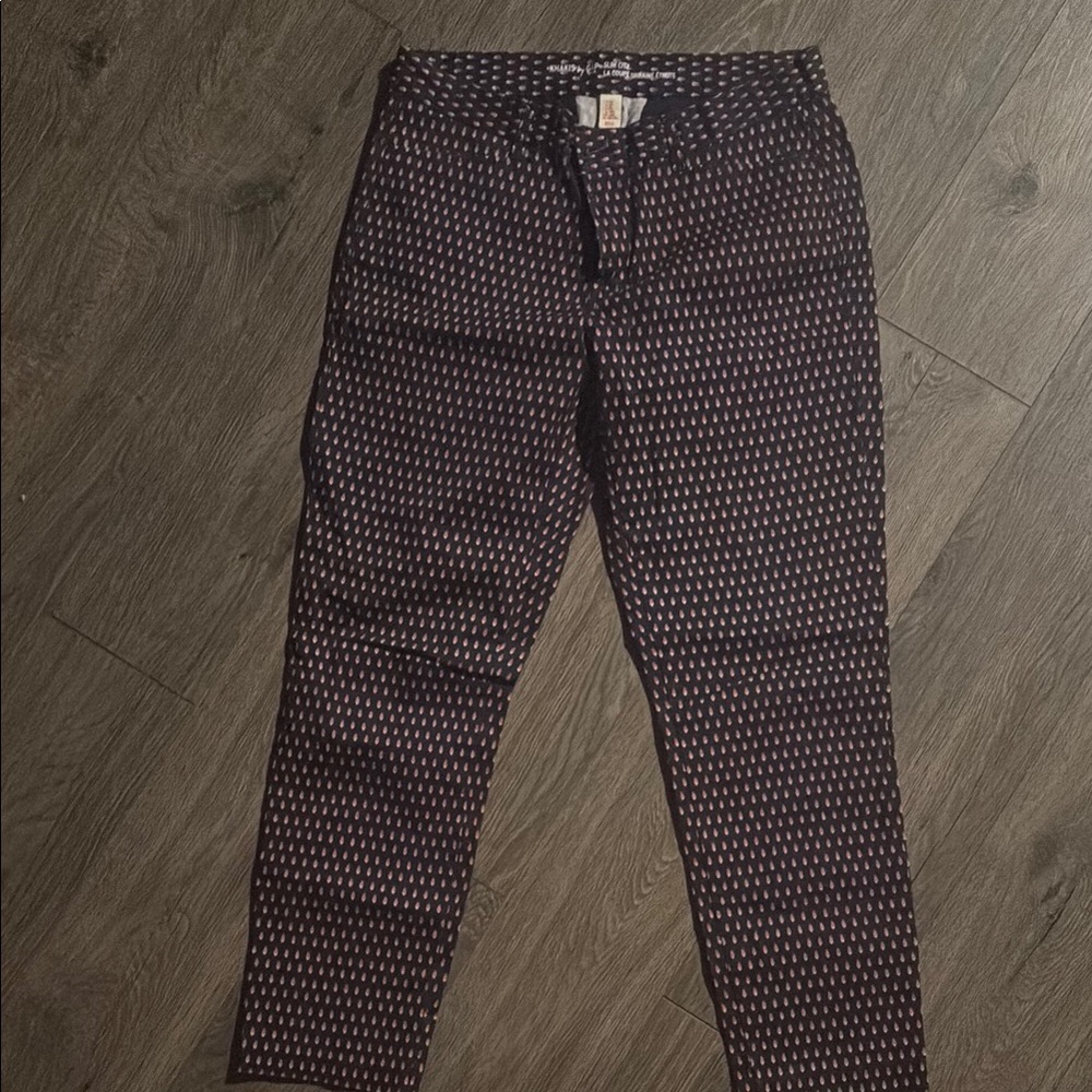 GAP Black and White Patterned Capris